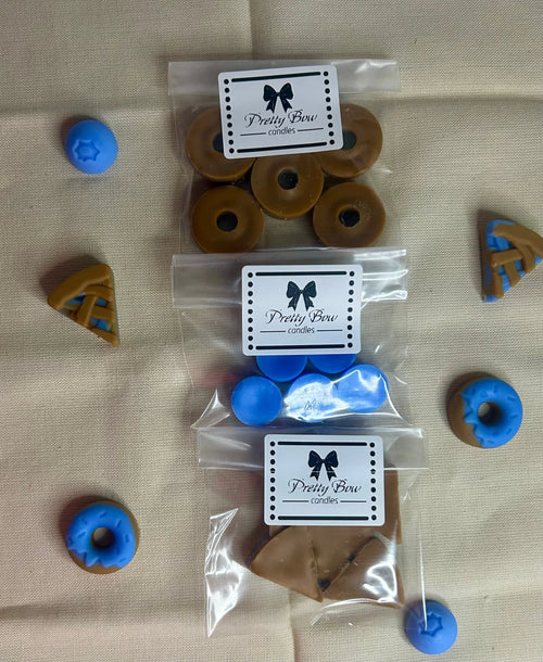Blueberry Pie Crumble Wax Melts: Bakery Scented Dessert Shapes Pretty Bow Candles