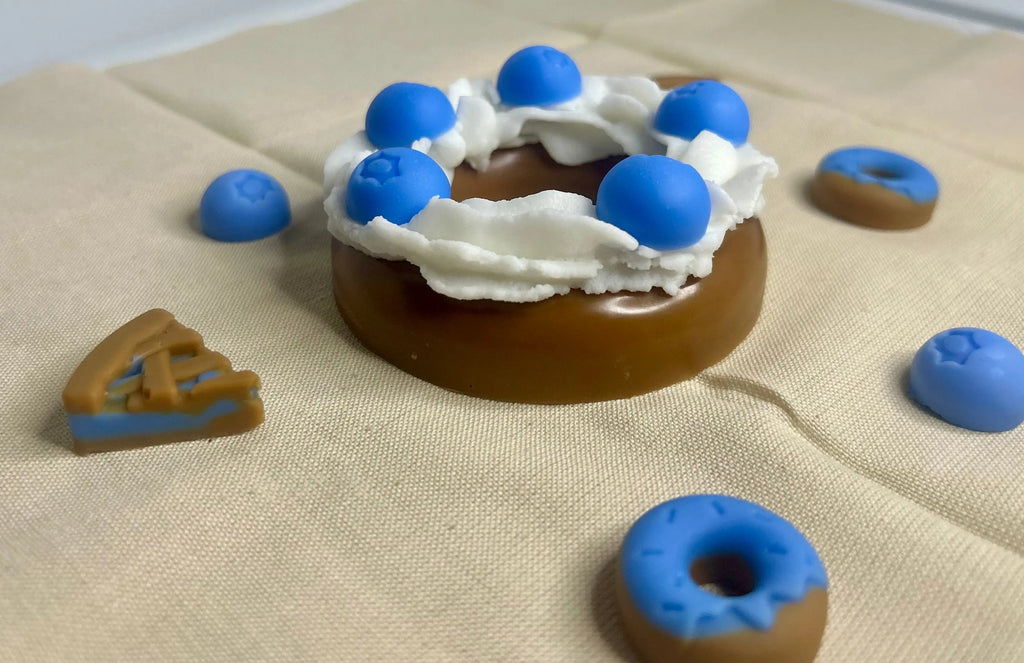 Blueberry Pie Donut Wax Melt: Bakery Scented Dessert Fragrance Pretty Bow Candles